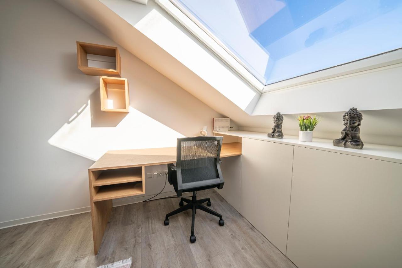 Apartment Noble - Living & Work Place *
